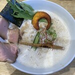 暁 製麺 - 鶏豚だしらぁめん（レアチャーシュー）