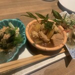 地下だけど入ったら雰囲気が良くて料理人がしっかり食事を作ってお酒もたくさんあって楽しいお店。ごんべえ - 