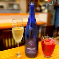 魚タリアン YO - ワインもサングリアも食事に合う！