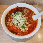 信長ラーメン - 赤いラーメンです。（2024.5 byジプシーくん）