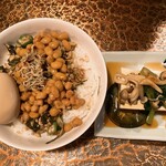 タイニーカフェ - 納豆丼煮卵付き、冷奴
