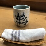 すし鶴 - 安いランチやのにタオルのおしぼりやで‼︎