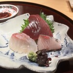 銀座 青天 - 本日の刺身（カツオ・カンパチ・鯛）
