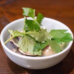 比内地鶏本格焼酎 海舟 - 2024.5 お通し（小さなハマグリのスープ）