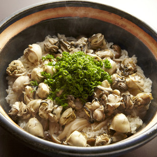 新鮮な旬の海鮮料理をお楽しみください