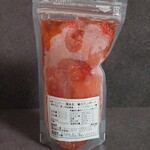 クレーム フレーズ ジェノワーズ - 苺は茨城県産。北海道産甜菜(ビート)から作られるビートグラニュー糖は、さとうきびから作るグラニュー糖に比べてややあっさりとした甘みが特徴とのこと。