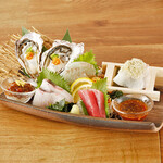 Toyosu fresh fish market platter (top, one portion)