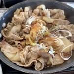 Yoshinoya - タレを鉄板の上にかけると香ばしくて食欲そそります！