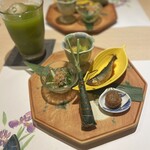 Kani Shou - 『前菜5種(しろ菜のおひたし、菜の花とホタルイカの辛子味噌和え、稚鮎の甘露煮、    鴨つくね、ちまき麩)』