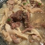 炭焼 焼き鳥 軒 - 牛すじ煮込みのアップ