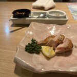 Shokurakuchuubouambai - 鶏を炙ったやつかな？もろみか柚子胡椒で頂くのですが、この柚子胡椒がとっても辛い笑