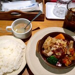 ビストロ オラゲ - オーブン焼きハンバーグ（トマトチーズソース）＠1408円