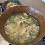 しょうが焼き 花緑青 - 具沢山な豚汁