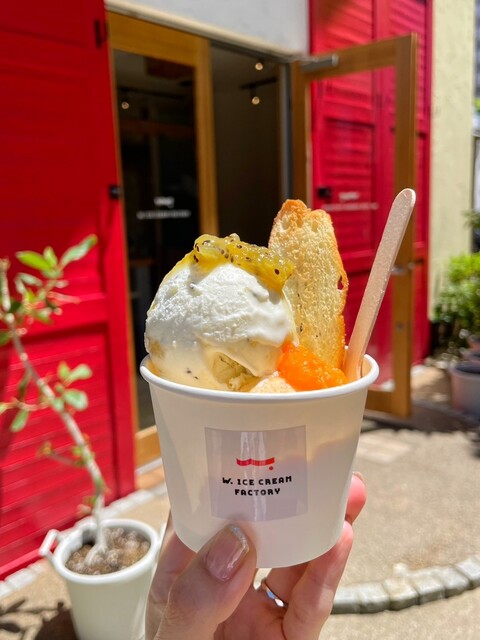 W. ICE CREAM FACTORY （ダブリュー アイス クリーム ファクトリー