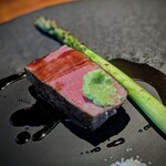 蒼 - はい、最高！神肉！よっ、世界一！上田畜産さんの、43ヶ月雌牛　但馬玄シャトーブリアン。北海道ジェットファームさんのアスパラガス