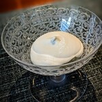 蒼 - オープン時から大ファンの一品。新玉葱のムース　フルーツトマトのジュレ。蒼菓さんでは、よりスイーツに近づけて供されるようです。