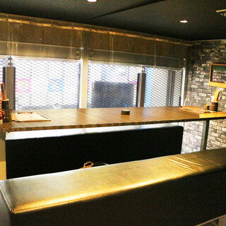店内とはまた違った雰囲気で、お酒やお料理を楽しんで頂けます♪
