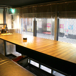 An open terrace! Enjoy your meal while looking outside and change your mood♪