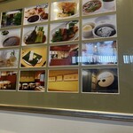 ラーメン ル・デッサン - 壁の写真もオシャレでした。