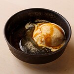 Raw warabi mochi and brown sugar syrup ice cream