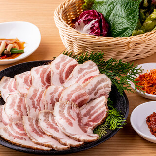 The very popular *all-you-can-eat Samgyeopsal now available for just 1,680 yen!