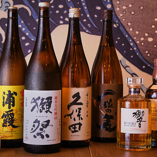 我們備有豐富的日本酒，您可以品嘗到應季的料理。