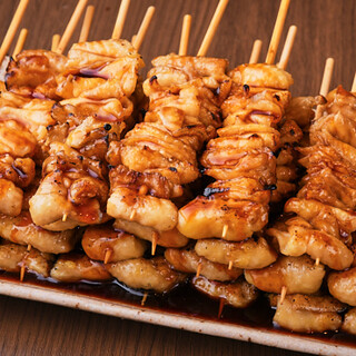 We offer special dishes such as "fried chicken skin skewers" and "boiled Cow tongue"