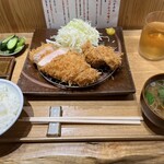 Tonkatsu Tomita - 柏幻霜ポークの上ロースカツランチ1,500円と黒豚ヒレカツ500円