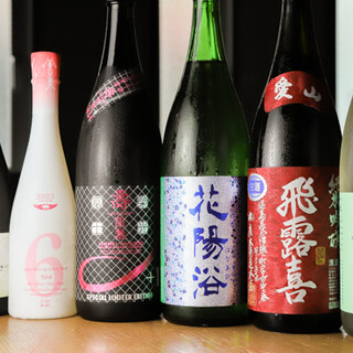 季節の移ろいを感じる美酒で一献。日本酒・自然派ワインなど様々