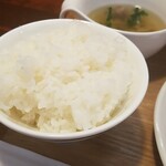 キッチン ブルー グローブ - ご飯大盛りのアップ