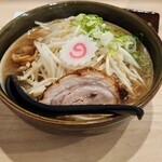 ラーメン 郷 - 塩らーめんにモヤシトッピング