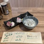 酒肴場 屯 - 海鮮丼は、大間のまぐろ大トロ炙り、サワラ、ホタテ、イシガキダイ、イサキ、ハタ、釜揚げしらす