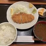 はせ川 - ロースカツ定食　ほんまは限定の上ロースカツ食べたかったけど売り切れで残念(T-T)