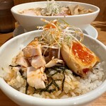 ラーメン イロドリ - スパイシー丼 350円
