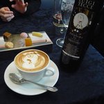 SALONE 2007 - ワインのラベルの一つ目小僧（2014.3）