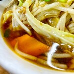 中華食堂 東魁 - 色合いからして辛い？その真逆の甘い優しいスープです