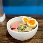 むかん 初台 - 鯛塩ラーメン（鯛フレーク丼付き）・味玉