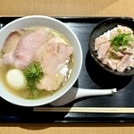 #新宿地下ラーメン - 「町田汁場 しおらーめん進化 本店」