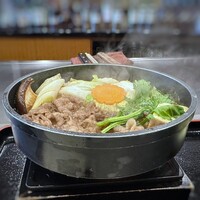 喜久家 - ◆すき焼きには「伊万里牛」「白菜」「椎茸」「お豆腐」「青菜」「白葱」「人参」などがたっぷり。