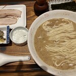 炭火焼濃厚中華そば 海富道 - 