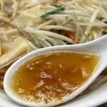 中華麺店 喜楽 - このスープは抜群に旨い