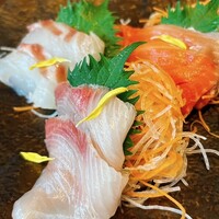 高ようじ 大宮 - はまちとひらめとサーモンのお刺身