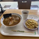 ピノキオ - 料理写真:味噌ラーメン、チャーハンセット600円！