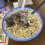 井手ちゃんぽん - 卵を割って沈めます