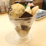 はま寿司 - 甘熟王バナナとチョコのパルフェ