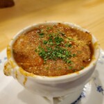 カジュアルフレンチBar 7FUKU - オニオングラタンスープ