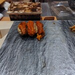 銀座のみこ寿司 - 左のうにの握り x 3