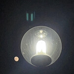 焼きもの家 慶 - 会計して出ると店の正面にかなり丸い月