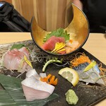 和食 炭とけむり - 鮮魚のお造り盛り合わせ5点 