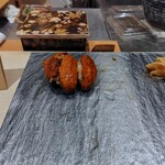 銀座のみこ寿司 - 左のうにの握り x 3